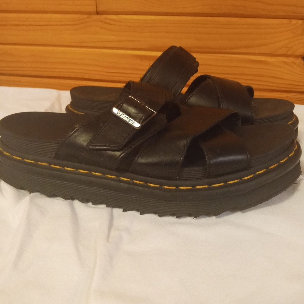 Dr. Martens Ryker sandal